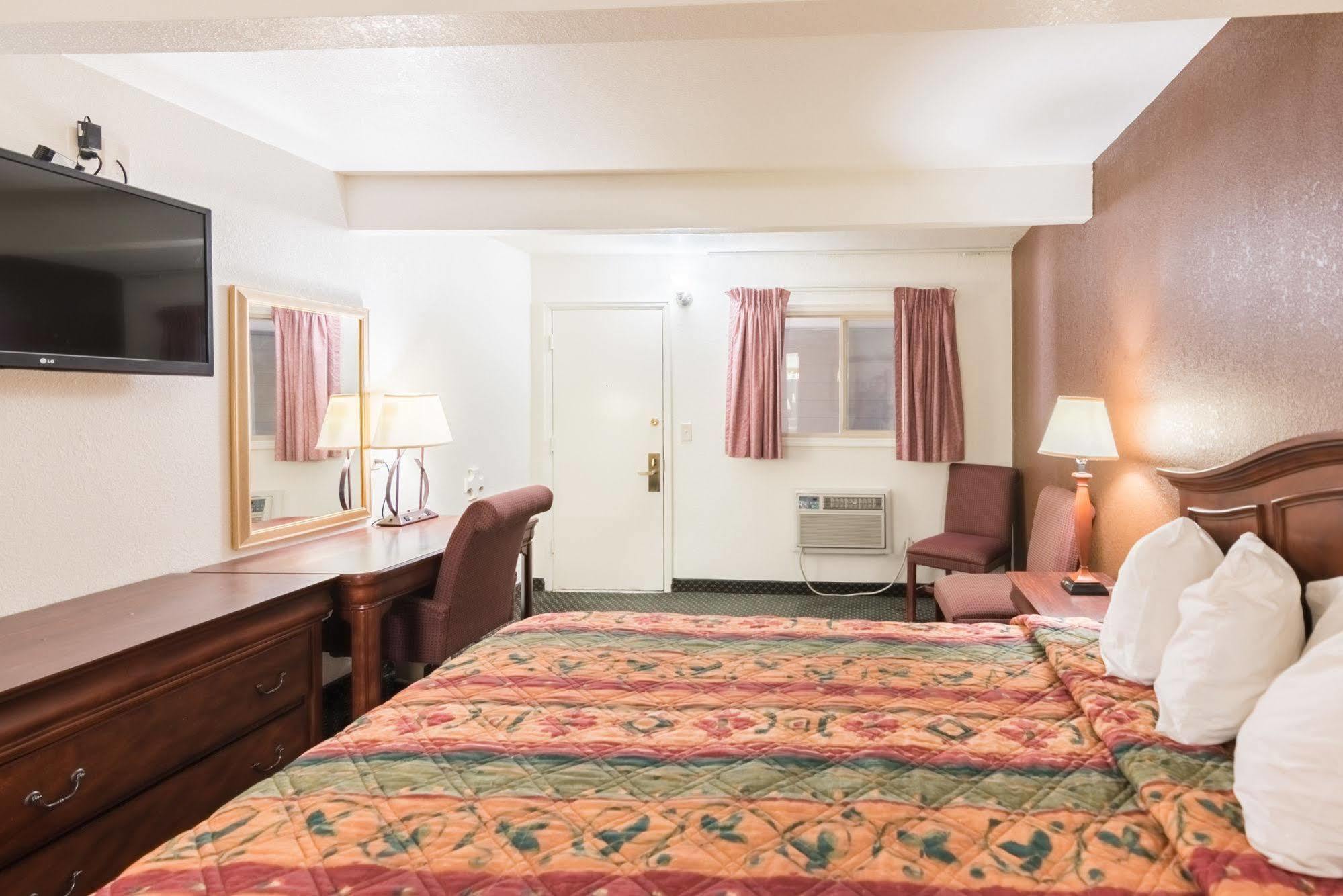 1St Interstate Inn Montrose Exteriör bild